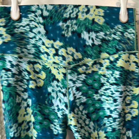 AERIE | Offline Real Me XTRA Hold Up! Green & Blue 7/8 High Rise Leggings - Picture 10 of 14